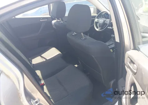 2013 Mazda Mazda3 I Sport из США, поврежденный, VIN JM1BL1UP6D1801027